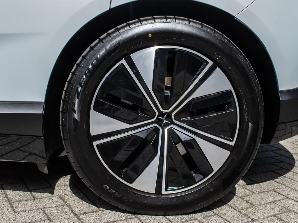 Polestar 4