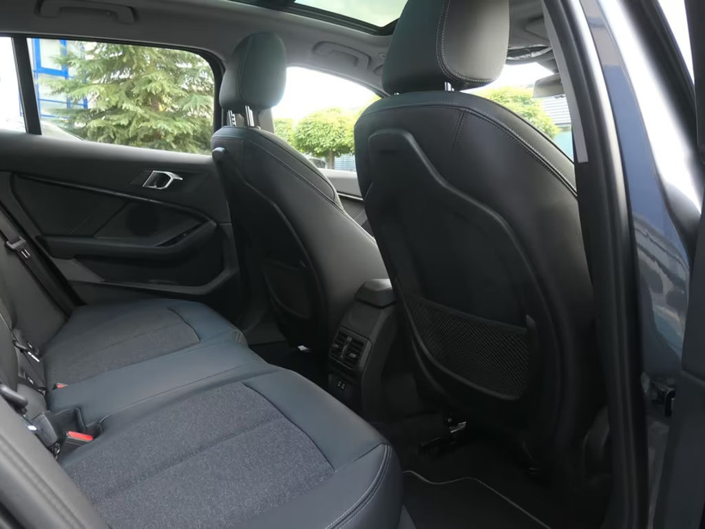 BMW 1 Serie 120 xDrive Sport Line Sedan 120d