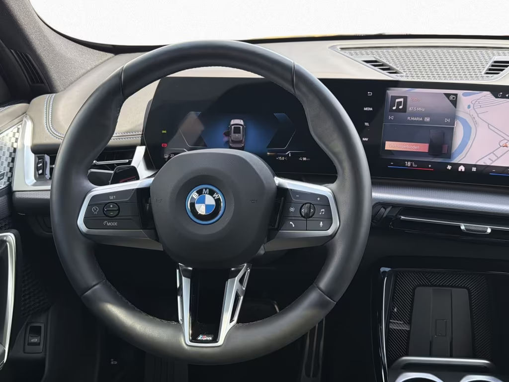 BMW iX1