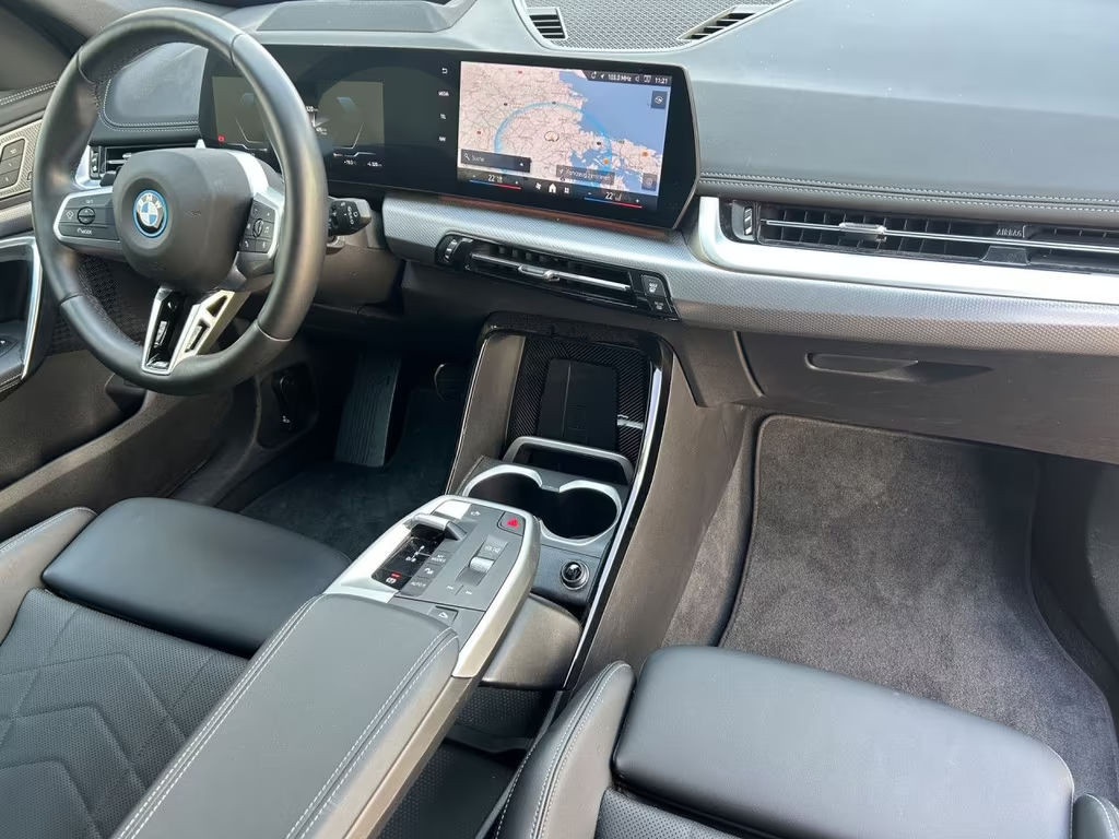 BMW iX1