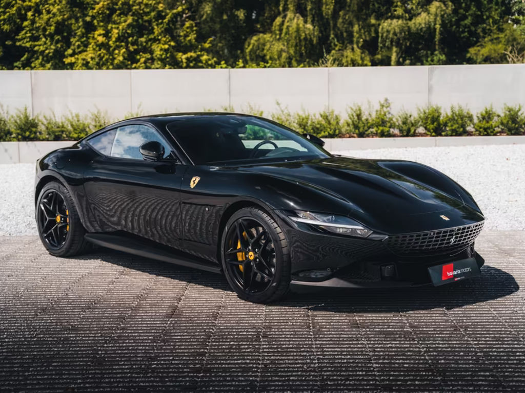 Ferrari Roma Nero DS / Carbon / Pass. Display / 20"
