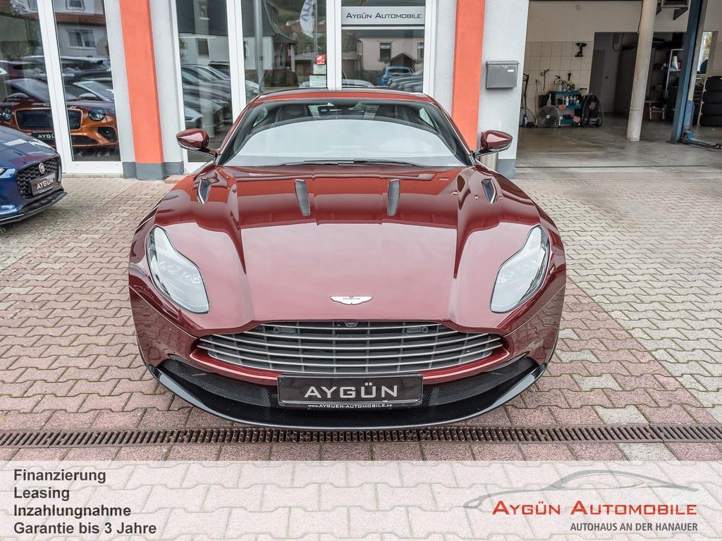 Aston Martin DB11
