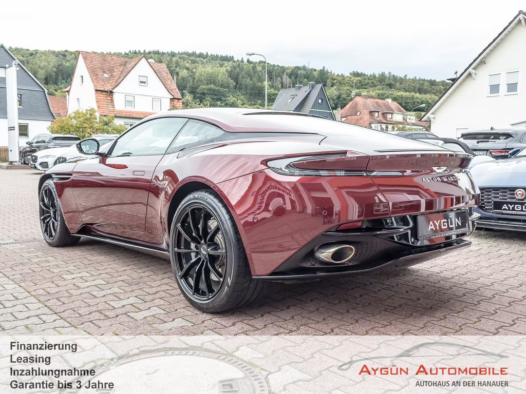 Aston Martin DB11