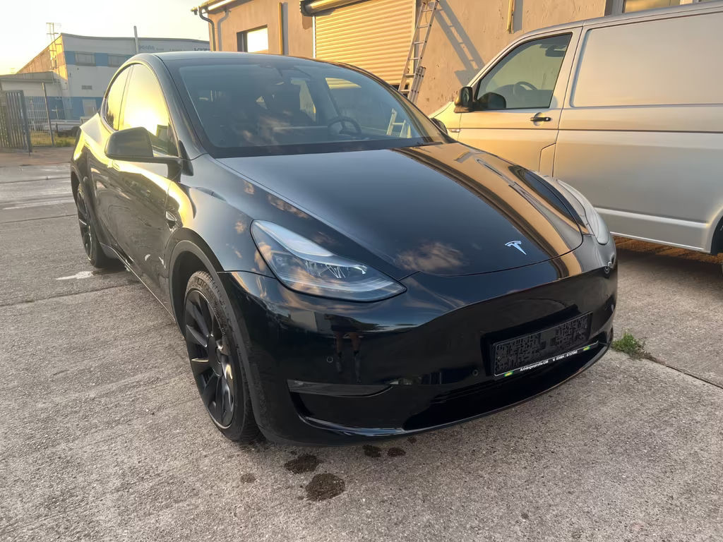 Tesla Model Y Long Range AWD