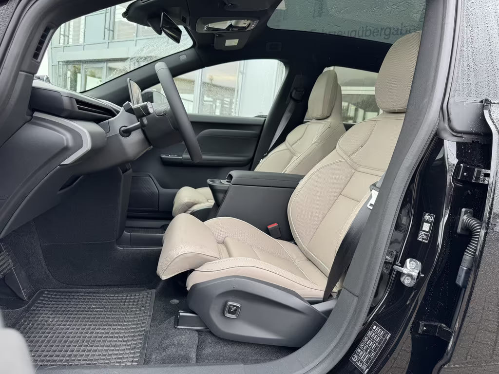 Volvo EX60