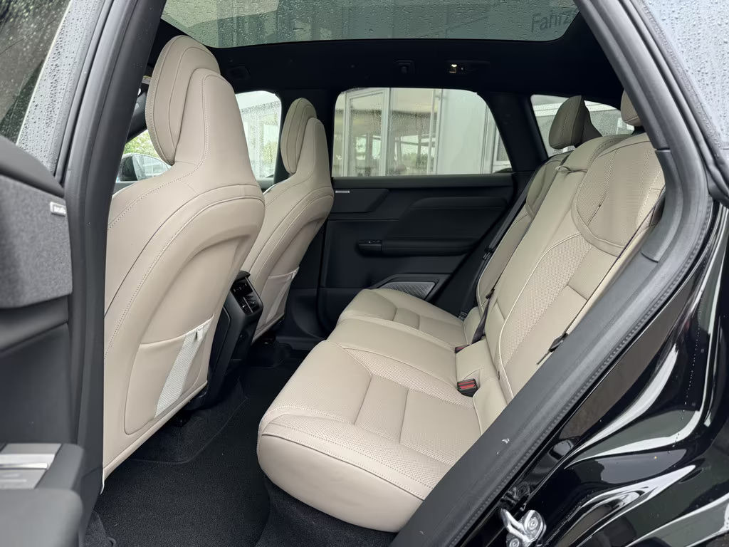 Volvo EX60