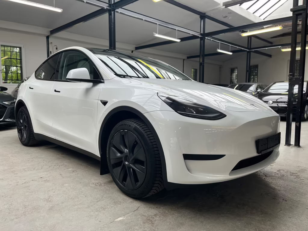 Tesla Model Y RWD