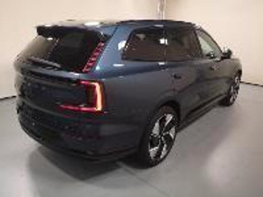 Volvo EX90