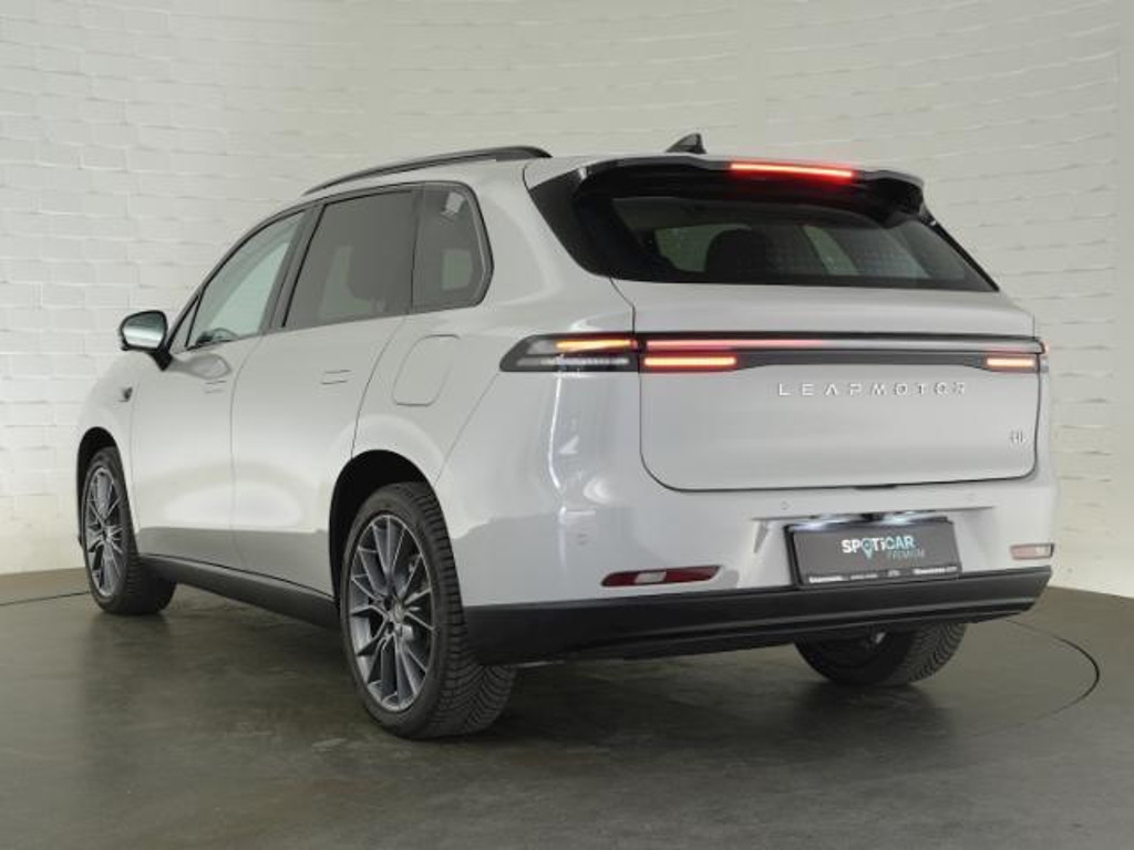 Leapmotor C10