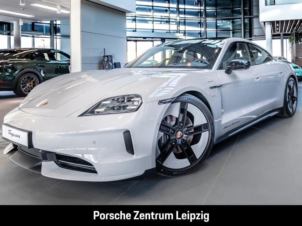 Porsche Taycan Black Edition 4