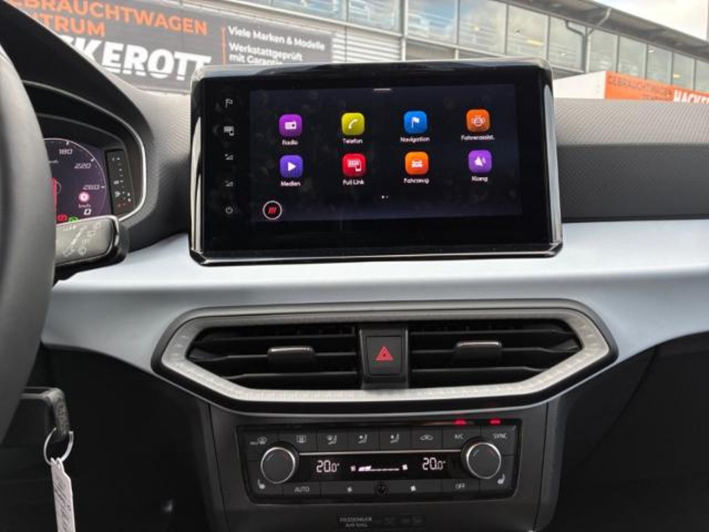 Seat Arona