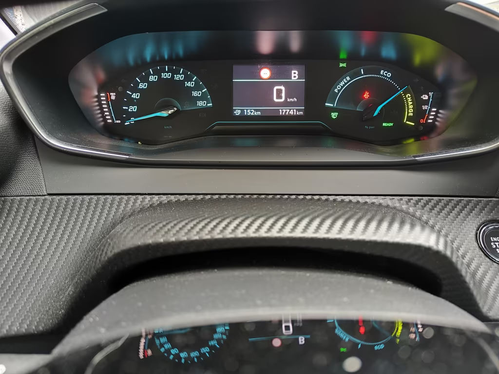 Peugeot e-208