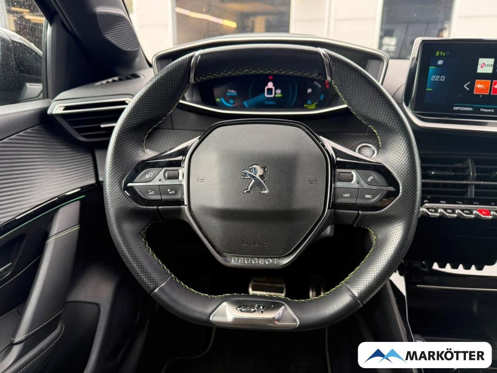 Peugeot e-208