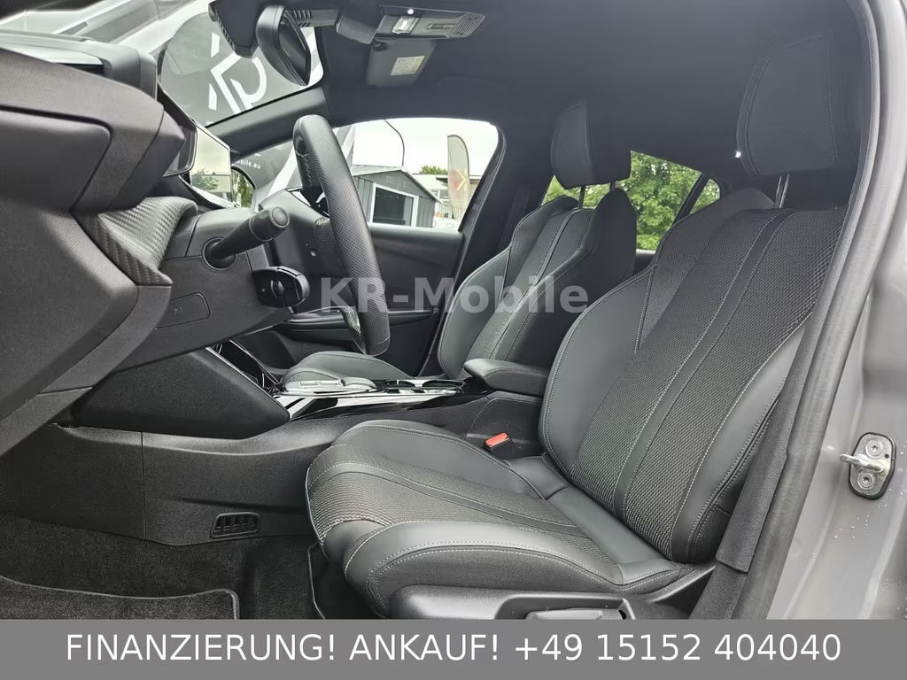 Peugeot e-208