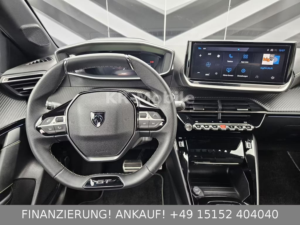 Peugeot e-208