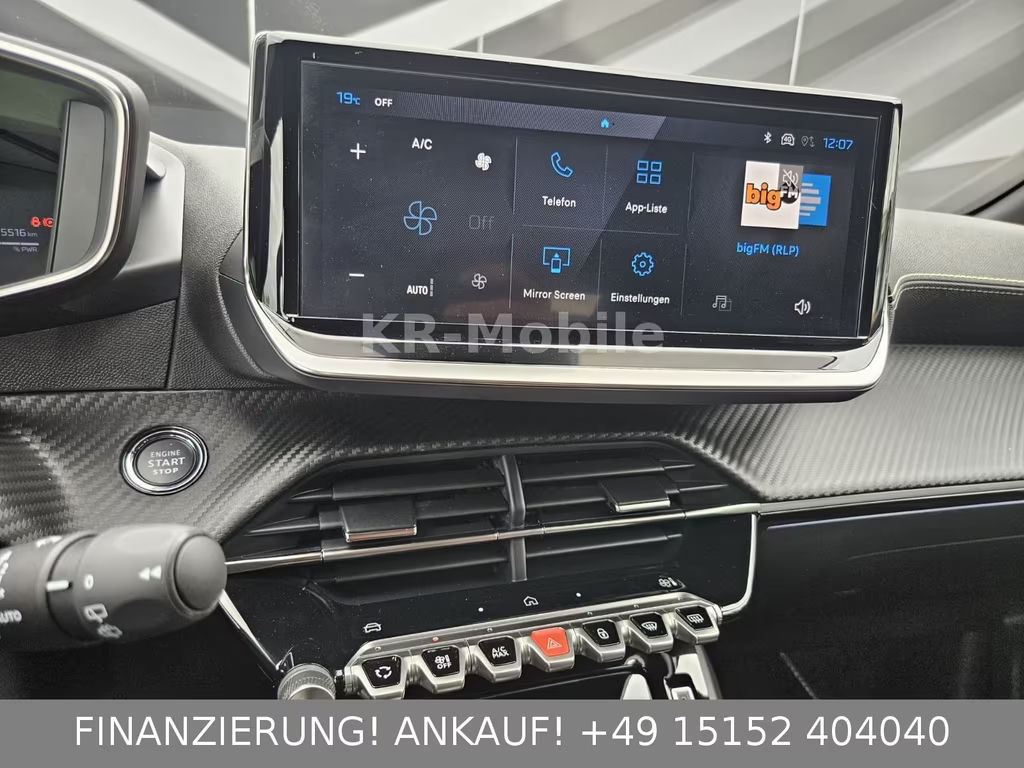 Peugeot e-208