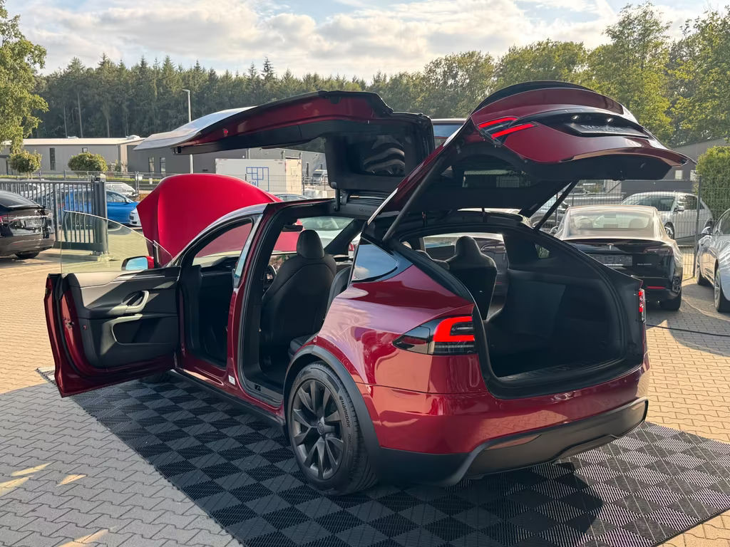 Tesla Model X
