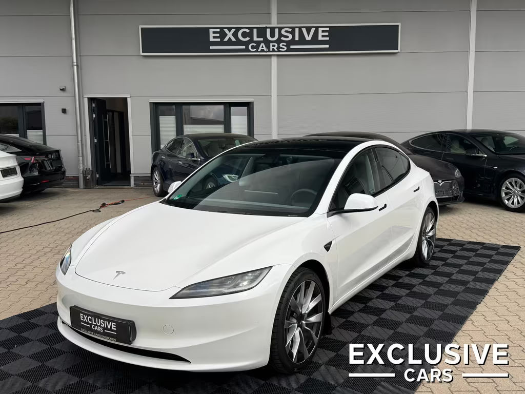 Tesla Model 3 Long Range AWD