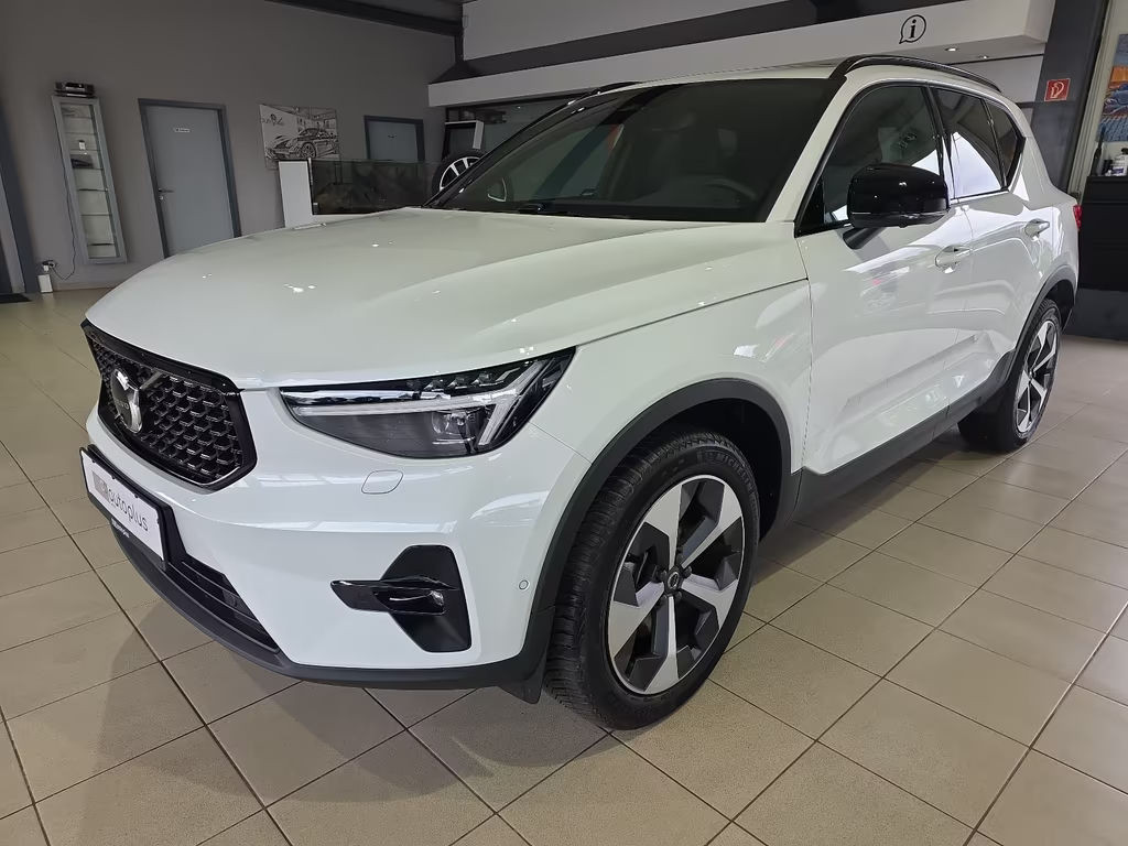 Volvo XC40 Plus Dark