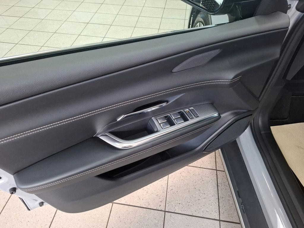 Mazda 6e