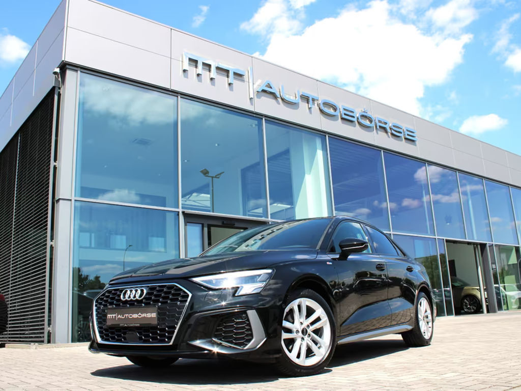 Audi A3 Sedan S-Line 35 TFSI