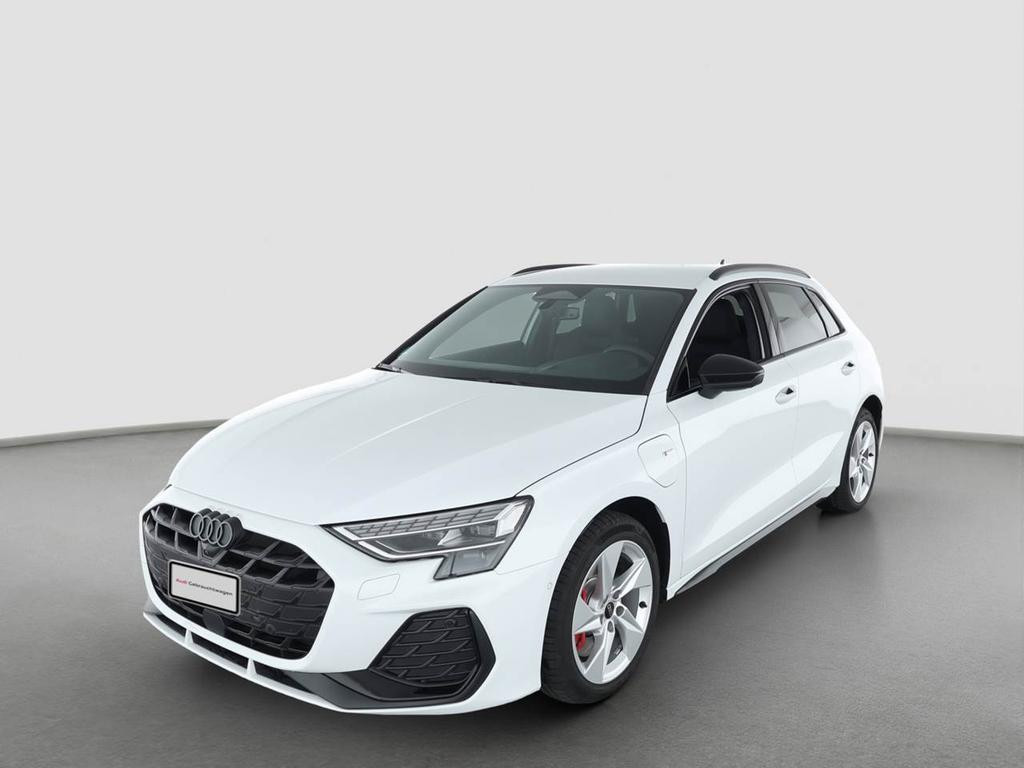 Audi A3 Sportback Sedan S-Line Hybride 45 TFSI