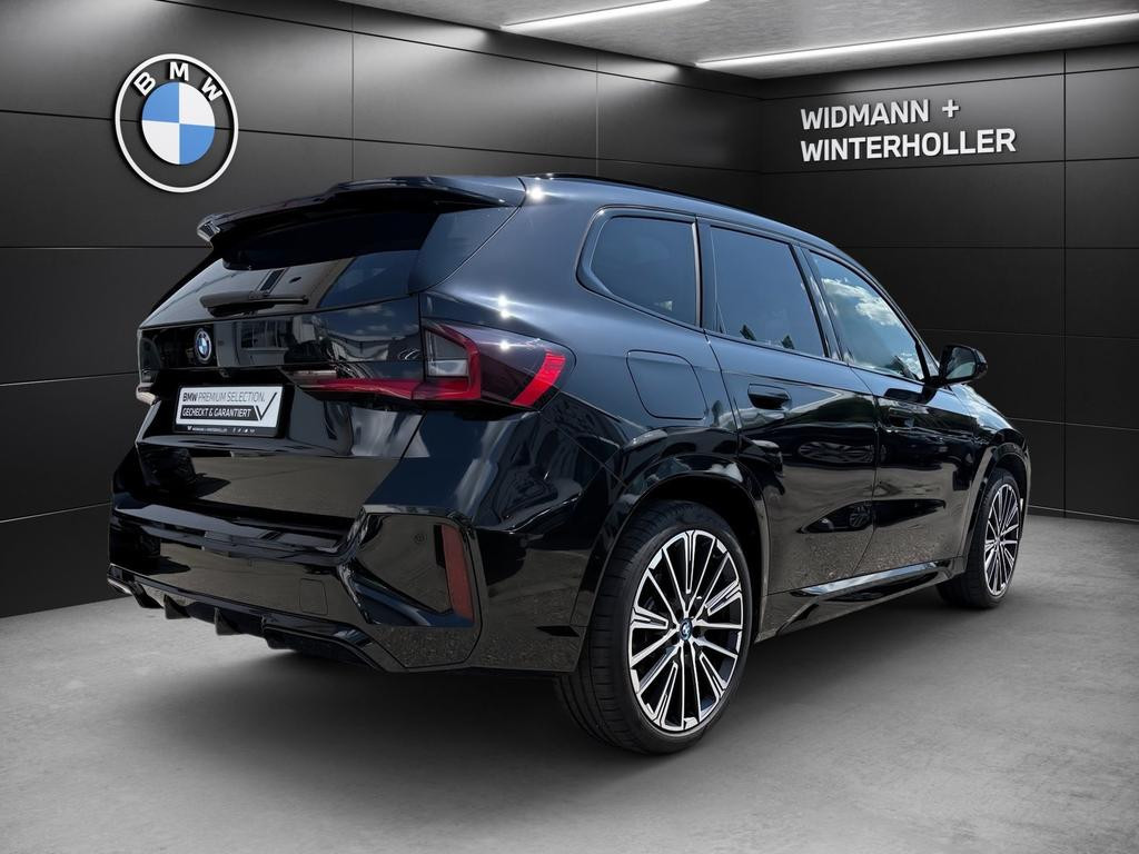 BMW iX1