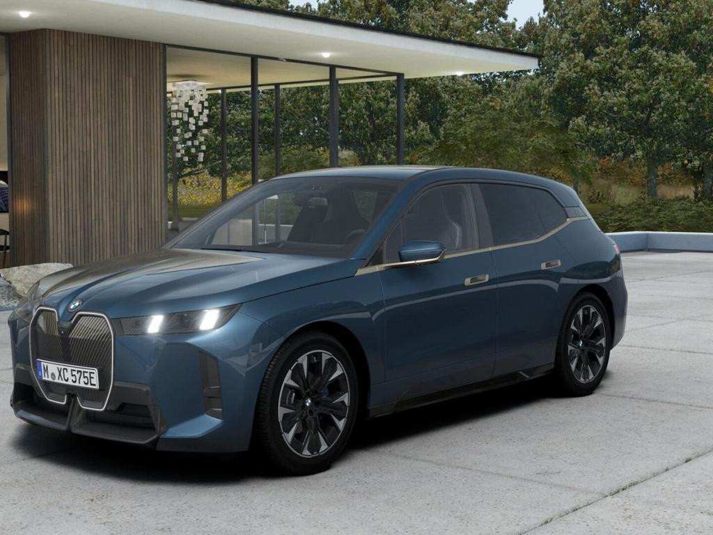 BMW iX