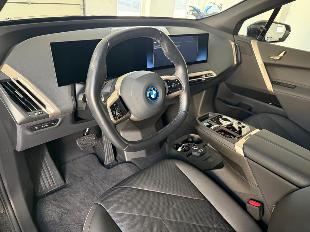 BMW iX
