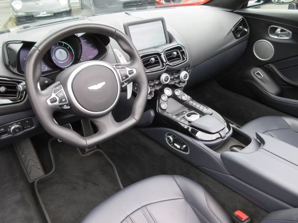 Aston Martin V8 Vantage