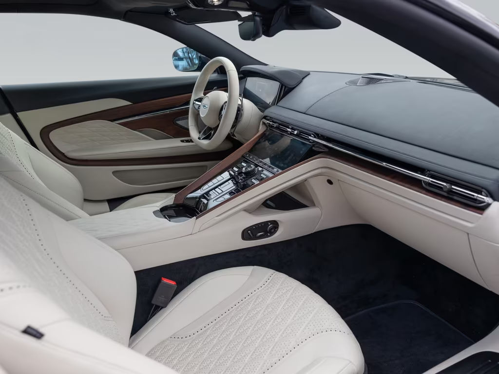 Aston Martin DB12