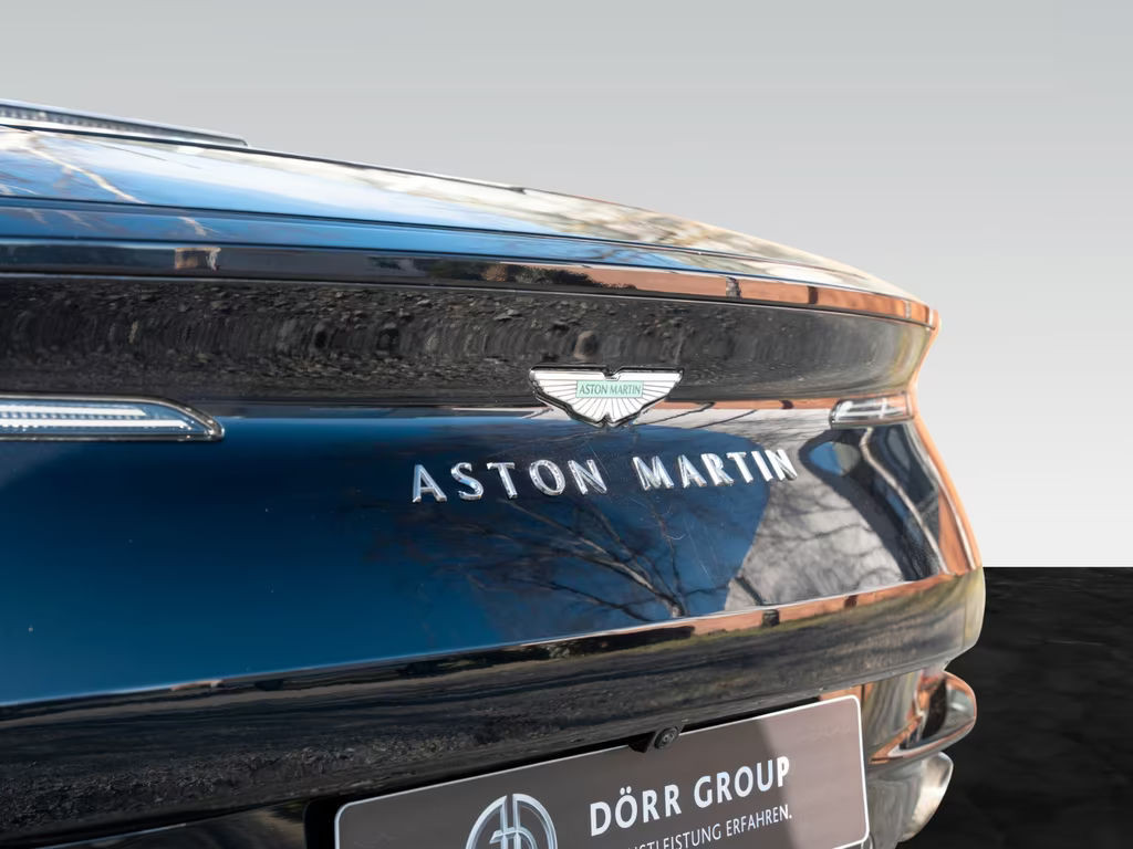Aston Martin DB12