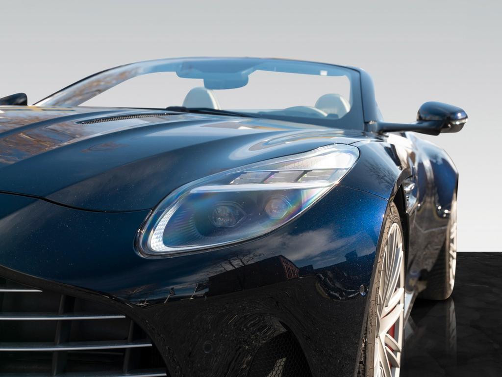 Aston Martin DB12