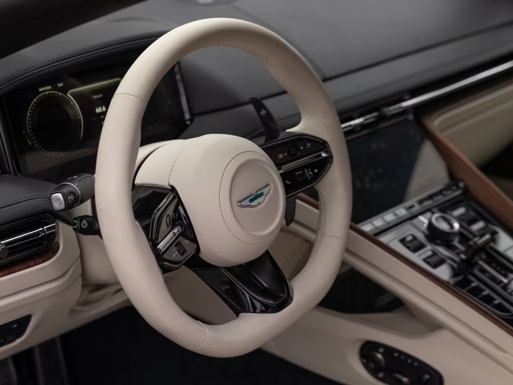 Aston Martin DB12