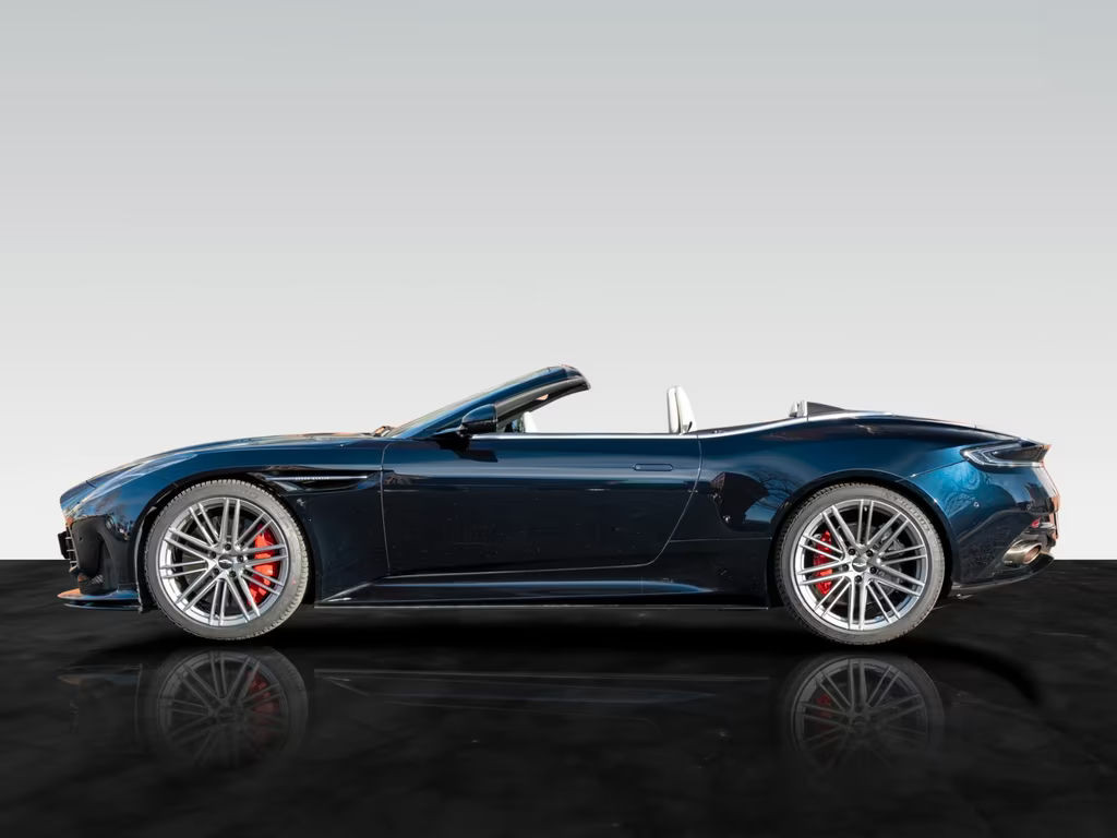 Aston Martin DB12