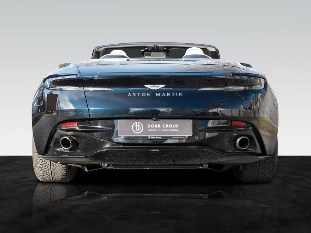 Aston Martin DB12
