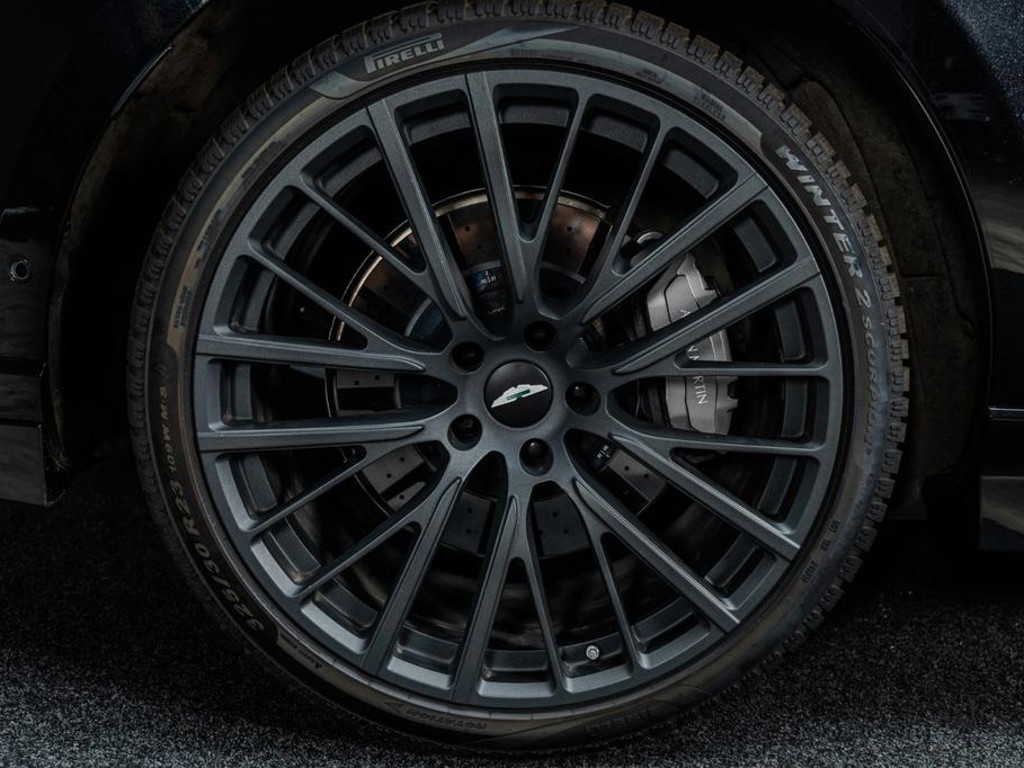 Aston Martin DBX