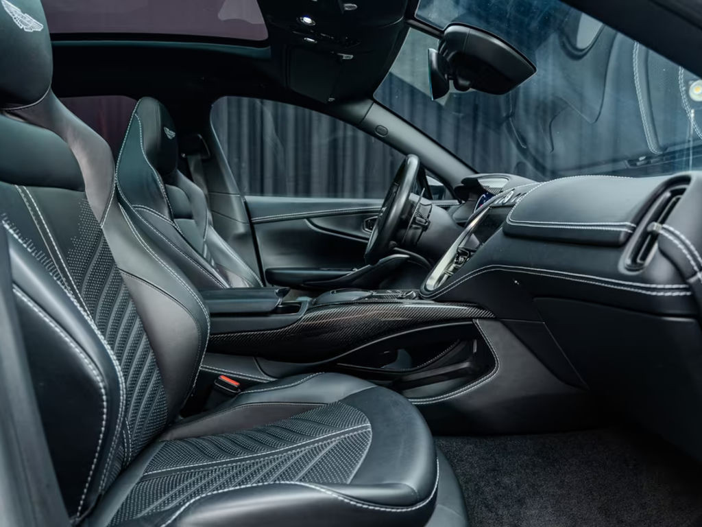 Aston Martin DBX