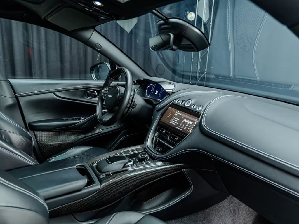 Aston Martin DBX