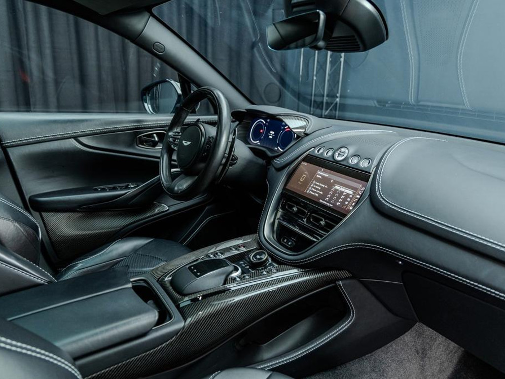 Aston Martin DBX