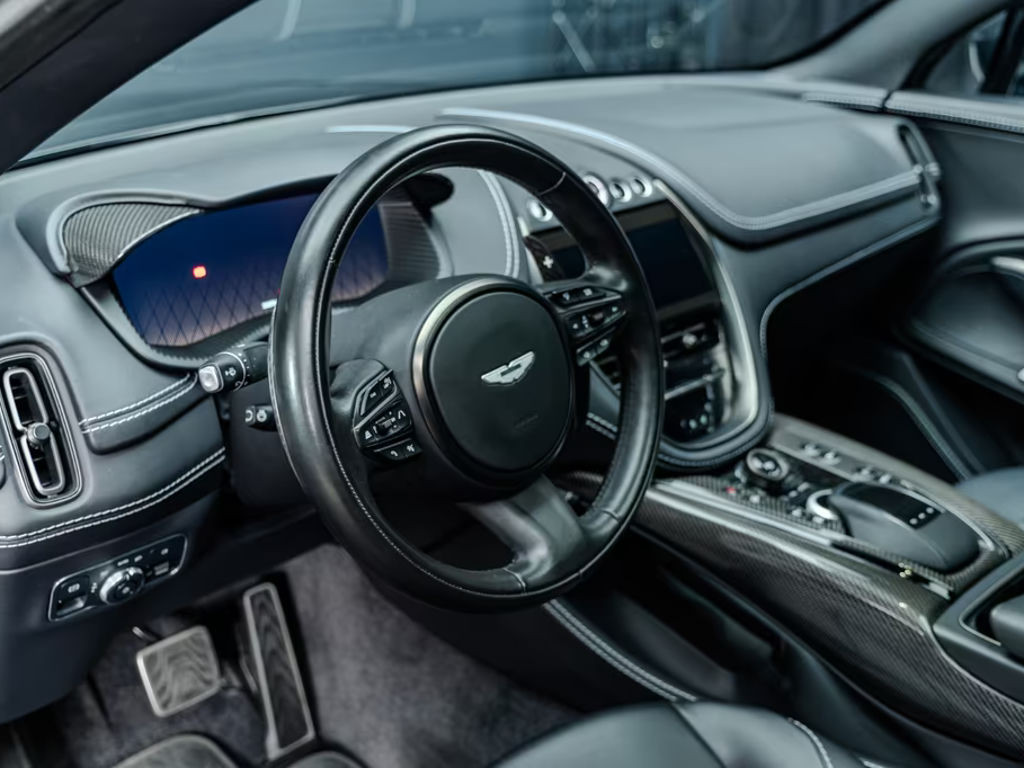 Aston Martin DBX