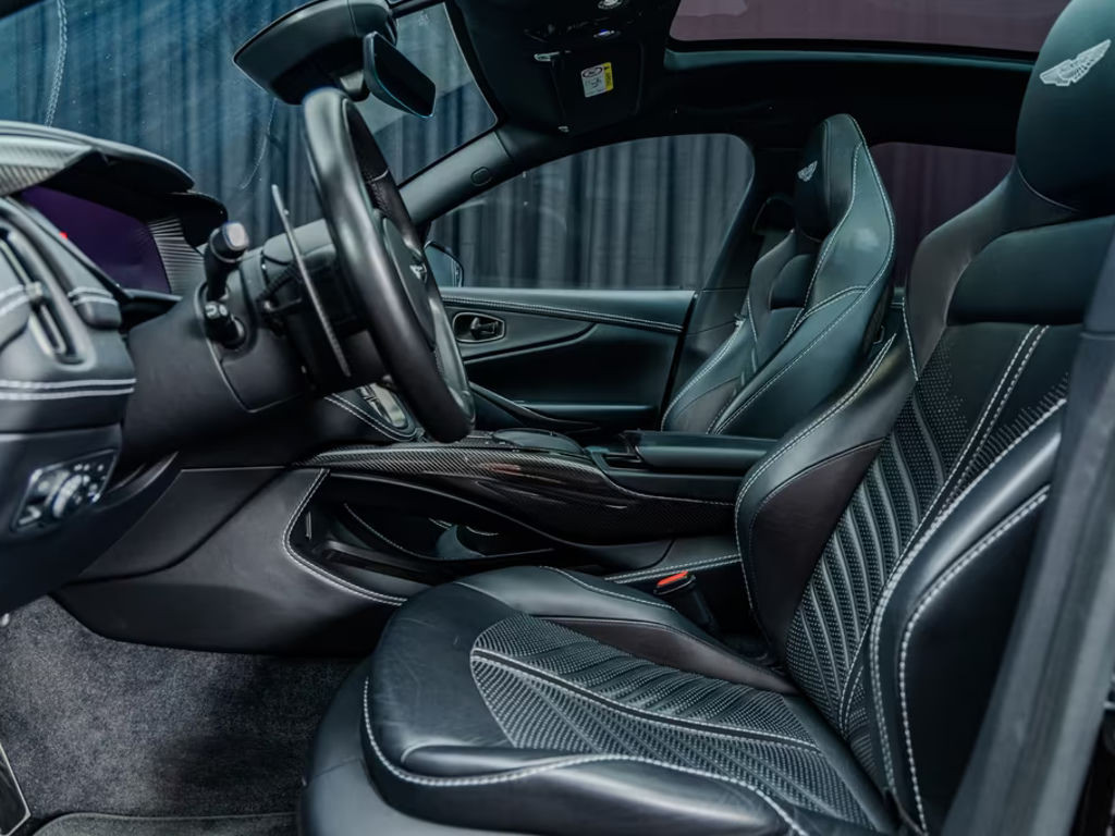 Aston Martin DBX