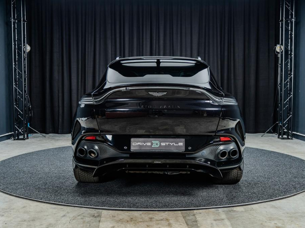 Aston Martin DBX