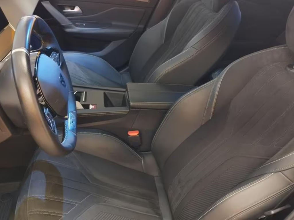 Peugeot e-308