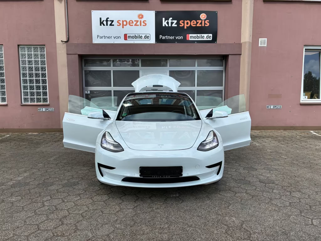 Tesla Model 3 RWD Standard Range