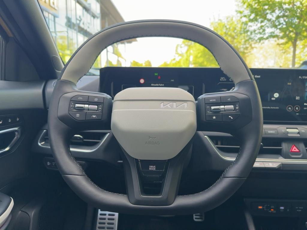 Kia K4