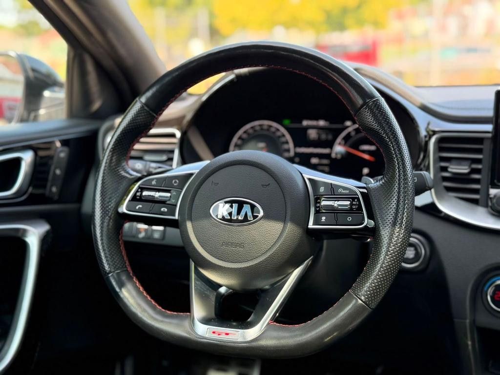 Kia ProCeed