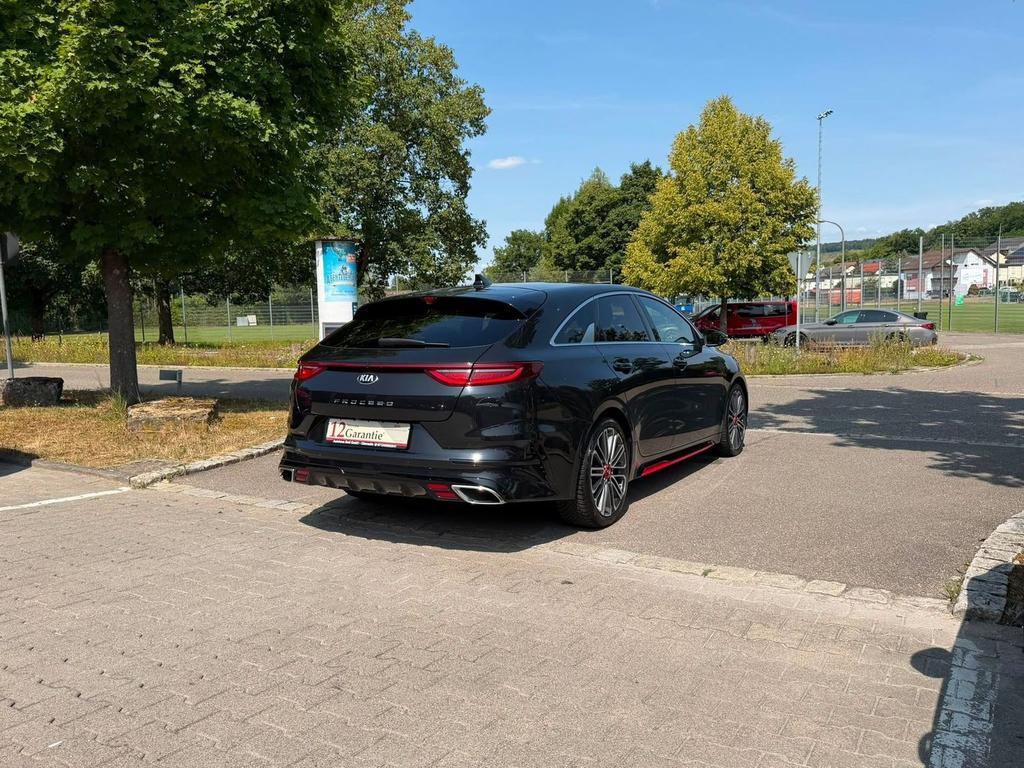 Kia ProCeed