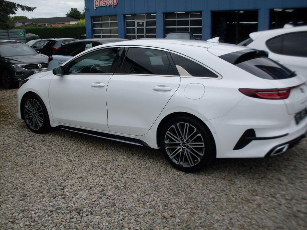 Kia ProCeed
