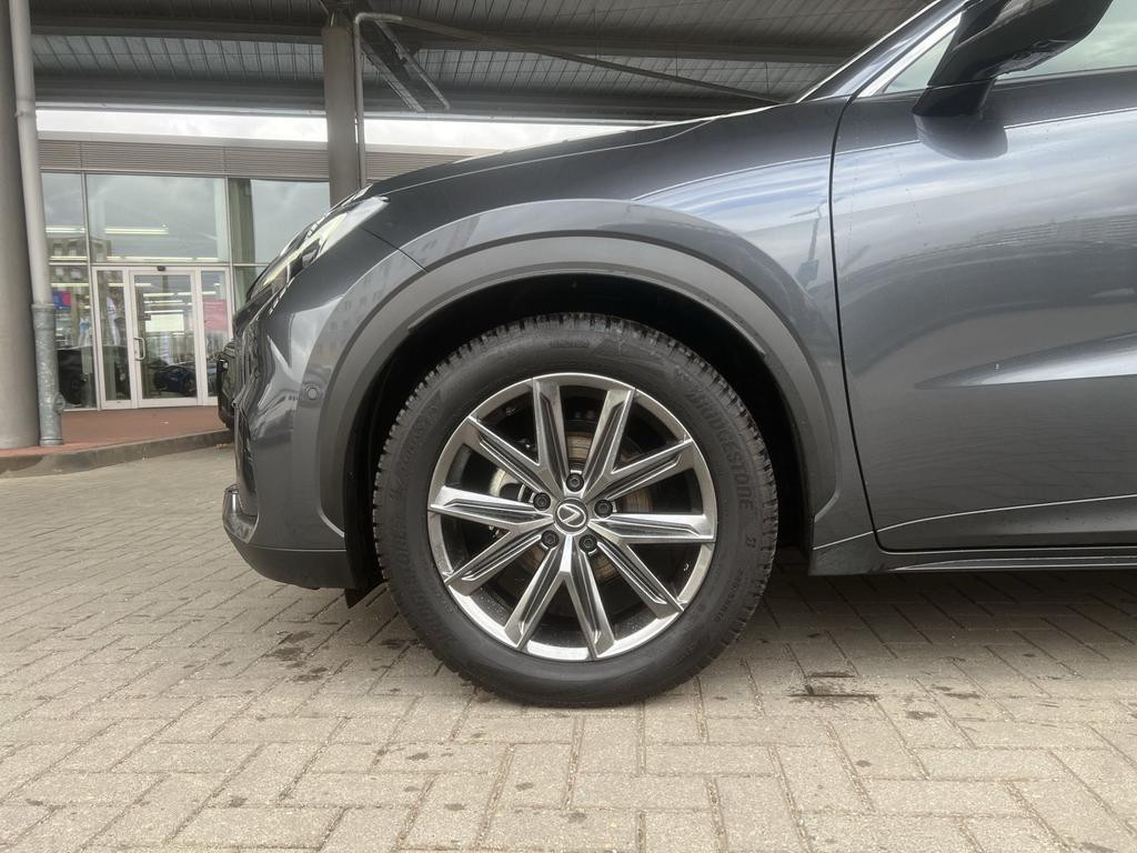 Lexus LBX